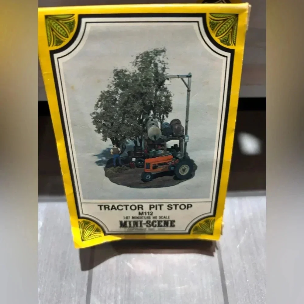 Woodland Scenics Tractor Pit Stop Ho Scale Kit